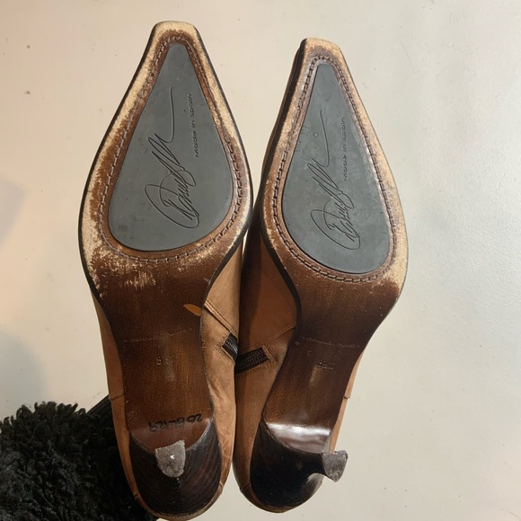 Donald J Pliner Loni Distressed Leather Tan pointy toe kitten heels ankle boots - Picture 13 of 14